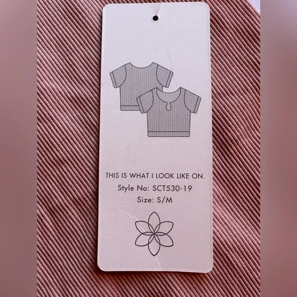 Aura Fitted Ribbed Tee - Picture 3 of 5